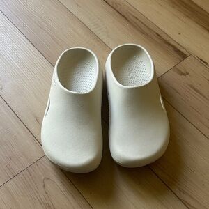 CROCS Women's Sandals - Cream